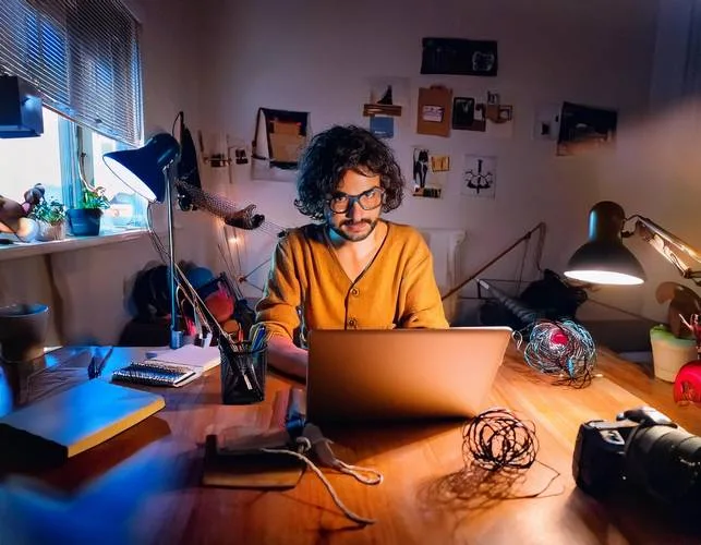 Un mauvais environnement de retouche photo c'est souvent une impression trop sombre