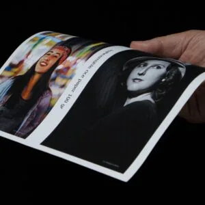 Papier photo avec une main faible