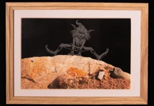 Création d’Alain Chardaire et Lysiane Allain associant photographie et gravure sur verre, autour d’un lutin